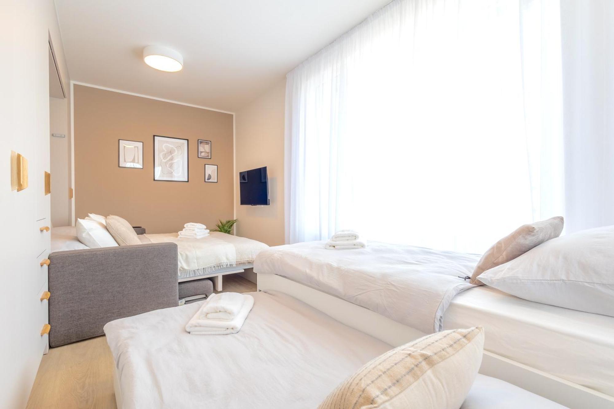 Bright 2Br - 5Th Floor, Balcony, Free Parking By Gravity Prague Lejlighed Eksteriør billede
