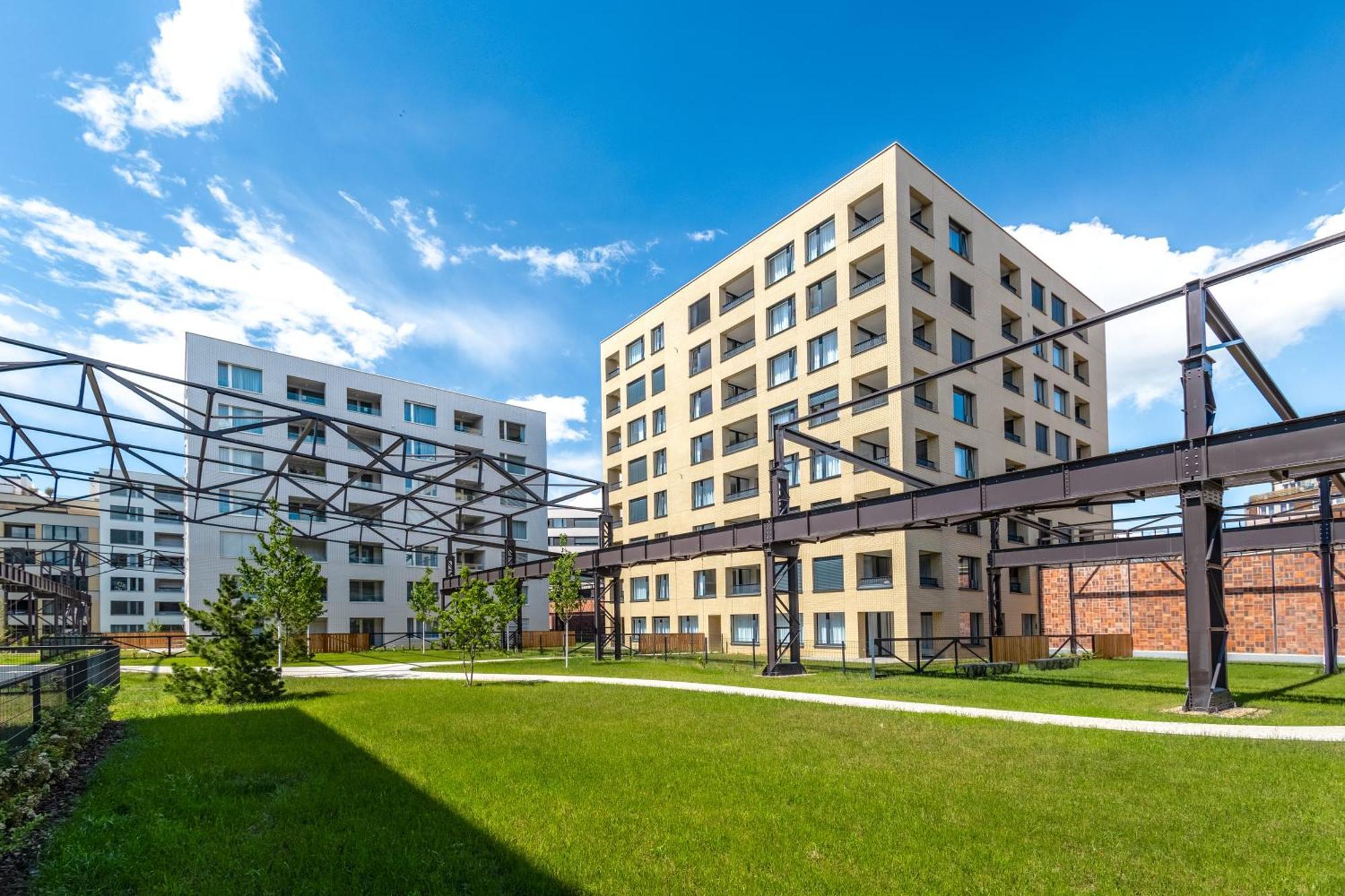 Bright 2Br - 5Th Floor, Balcony, Free Parking By Gravity Prague Lejlighed Eksteriør billede