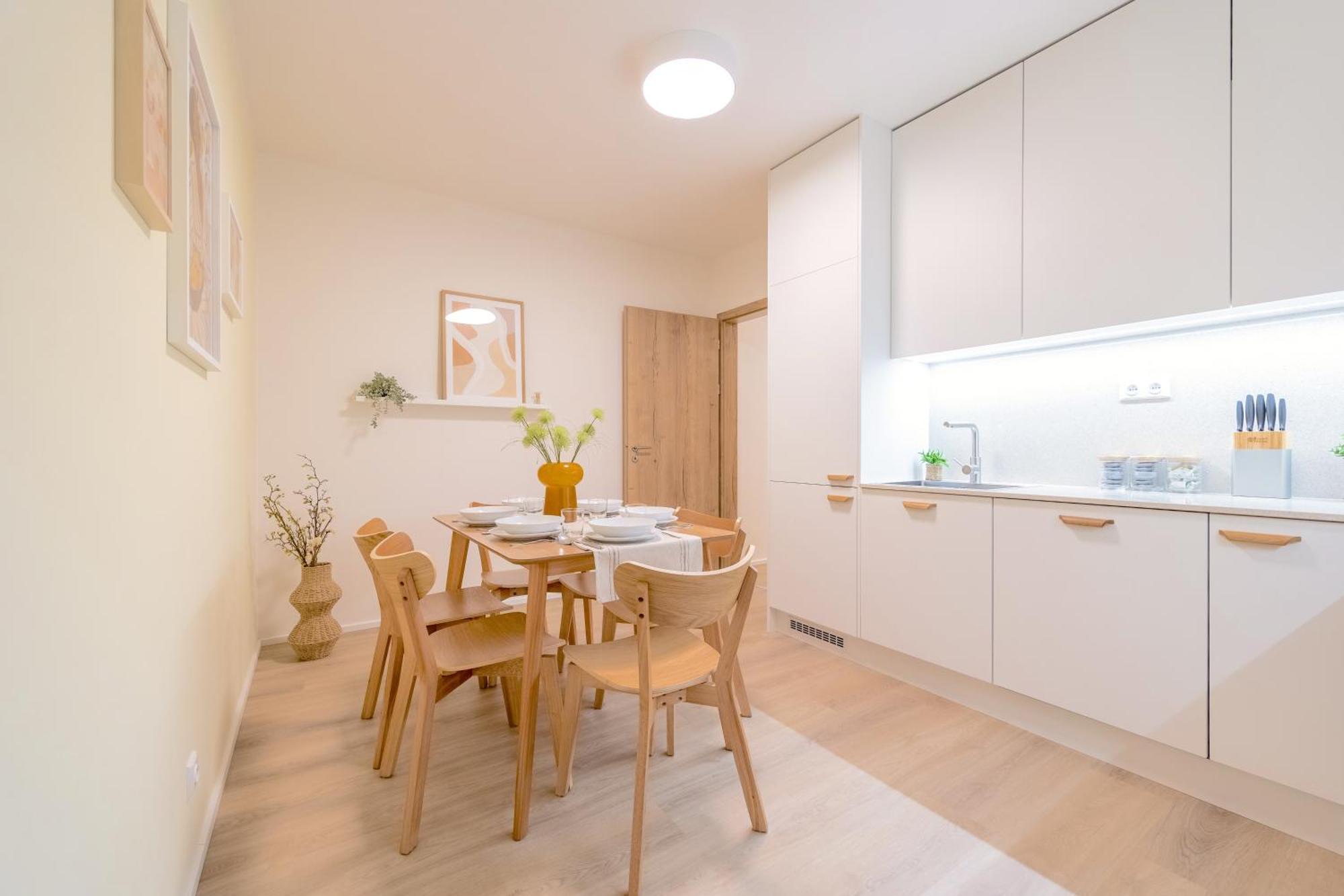 Bright 2Br - 5Th Floor, Balcony, Free Parking By Gravity Prague Lejlighed Eksteriør billede