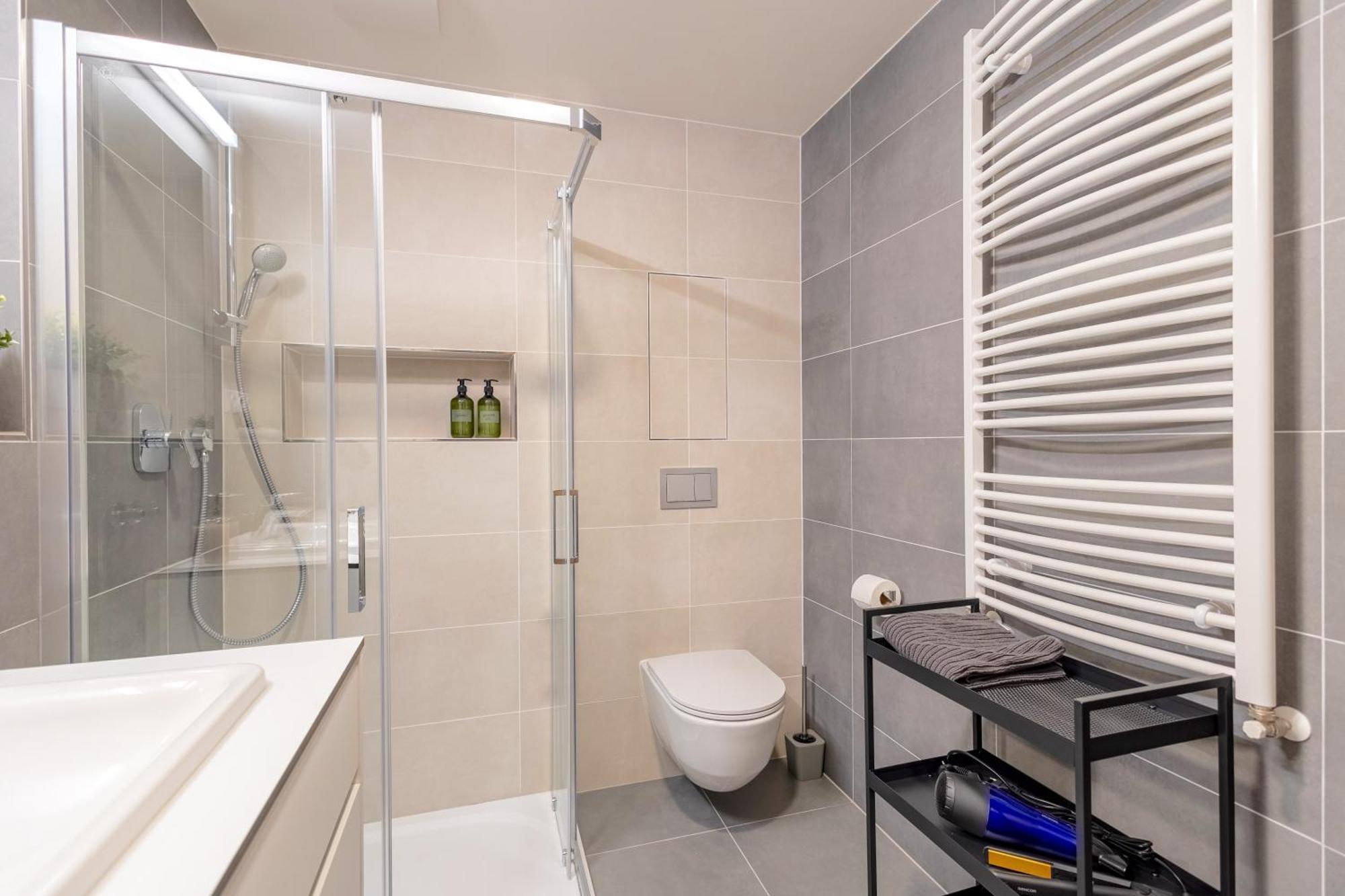 Bright 2Br - 5Th Floor, Balcony, Free Parking By Gravity Prague Lejlighed Eksteriør billede